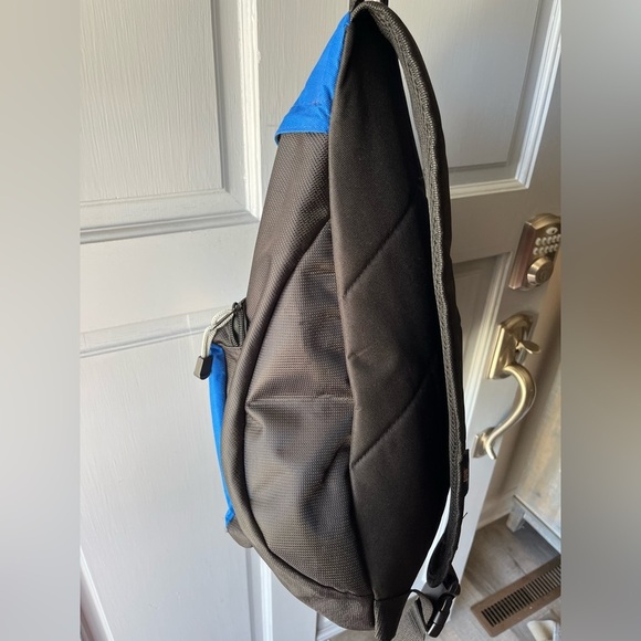 Golden State Warriors Vibrant Blue Yellow Basketball Backpack Great Condition! - Picture 6 of 8